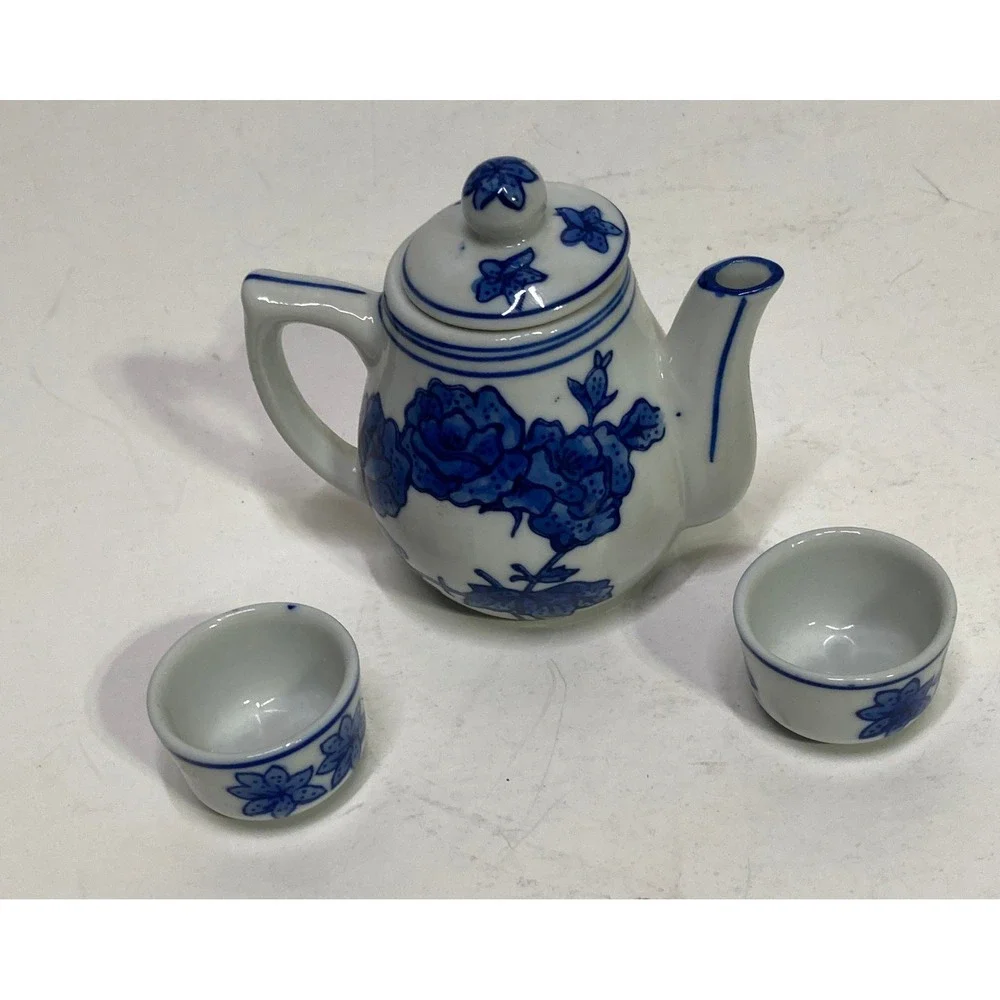 April Cornell measurements teapot